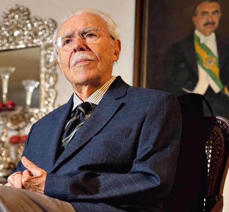 José Sarney recebe alta hospitalar aos 96 anos em São Luís